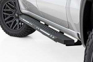 Chevrolet Silverado 1500 Running Boards - Rough Country - AC2, LED Amber/White, Cab-Length, Crew Cab - Black; Amber/White LED - '19-'26